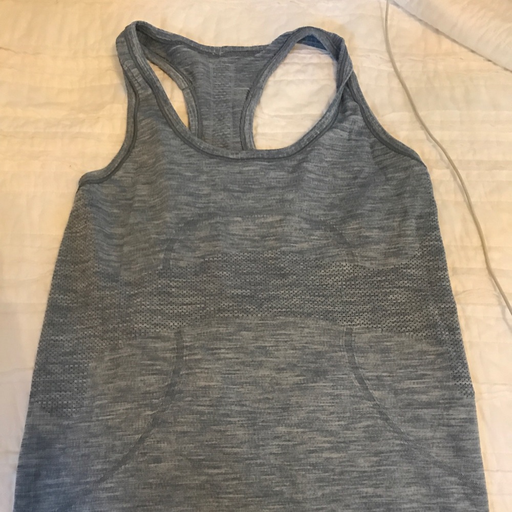 Lululemon tank top size 6!